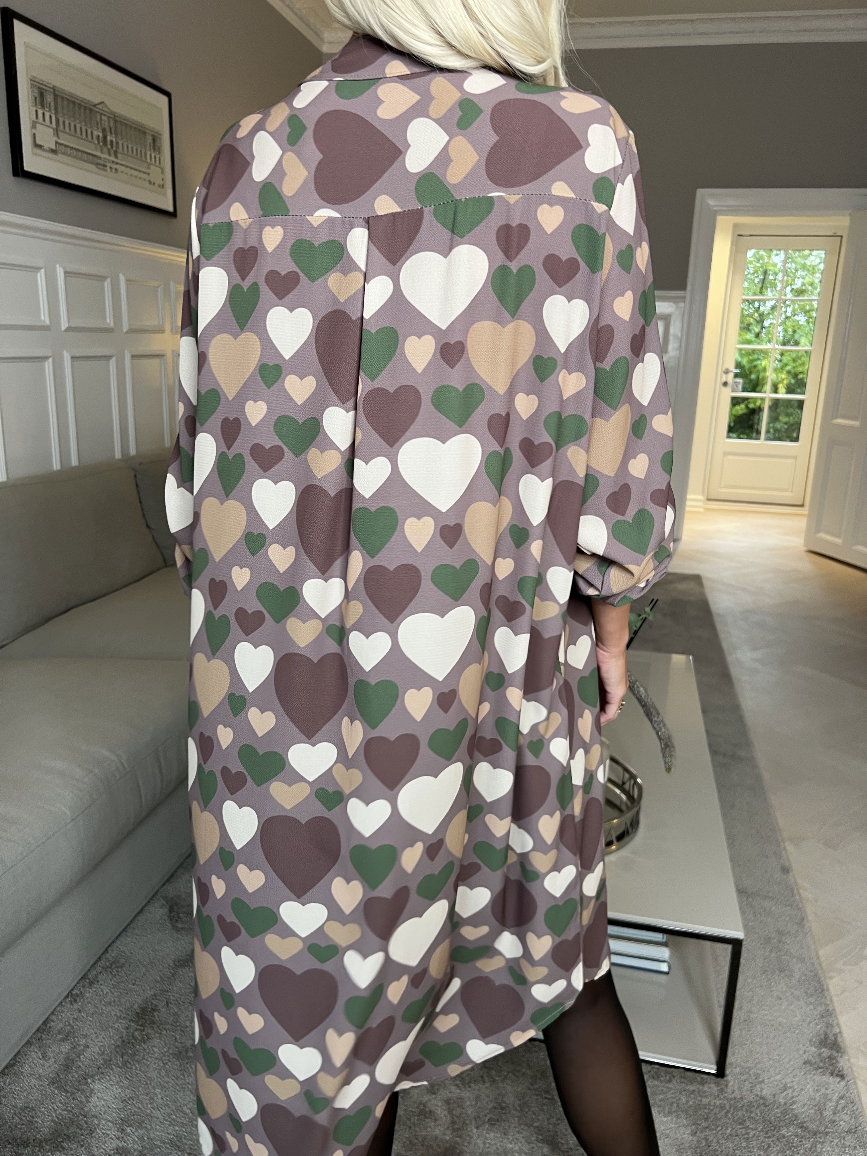 Vanesa Heart Long - Let og luftig kjole med hjerte mønster